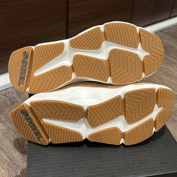 New Sorel Boots 7.5 - Picture 7 of 7